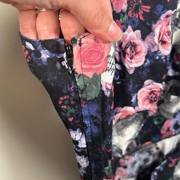 Hell Bunny Graciela Skull Circle Dress Size Medium Goth Pinup Open Back Retro - Picture 8 of 12